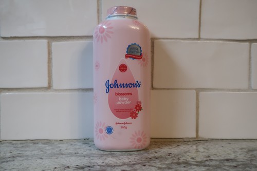 Johnsons baby bowder blossoms - baby,